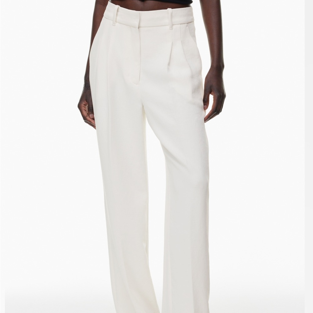 Aritzia Effortless Pant Light Birch Size 4 SHORT